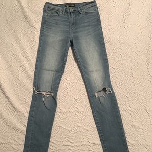 Abercrombie & Fitch High Rise Ripped Skinny Jeans